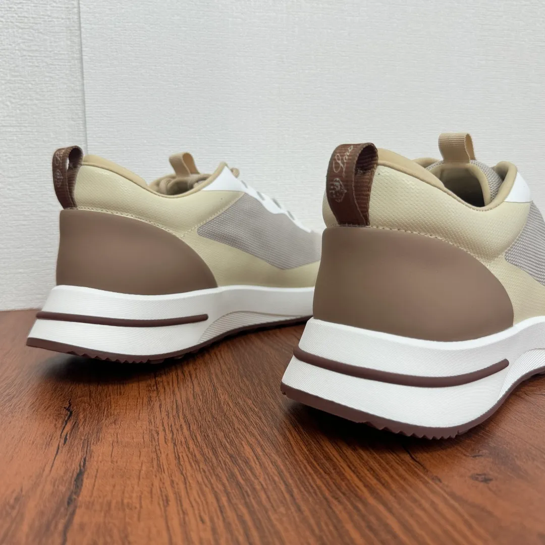 Batch 760 Loro Piana mesh cowhide stitching casual sports men's shoes LP jogging shoes OEM original soles feel free to enter the counter! This casual shoe is knitted from Wind fiber, giving it a unique three-dimensional effect. The unique silhouette narrows slightly at the midsection and is embellished with nappa leather details. The lightweight rubber sole and studs on the edge enhance traction and stability, and functional details full of modern aesthetics add a sporty style to the shoe. The upper uses a hot-melt edge-sealing process. The lightweight technical material of the Kummel-colored rubber outsole is inlaid with cushioning pads on the inside of the sole to distribute the weight more evenly and reduce the load during walking. The leather eyelets are directly set on the upper fixed to the sole to ensure stability. The rear is equipped with cushioning pads to improve wearing comfort. The full package of the counter comes with a shoelace insole. Multiple colors available! Fabric: 100% nylon Decoration: 100% cow leather Accessories: 100% polyurethane Size: 39-40-41-42-43-44 Standard leather shoe size (38/45 can be customized and returns and exchanges are not supported) Item number: FAM1718 Off-white